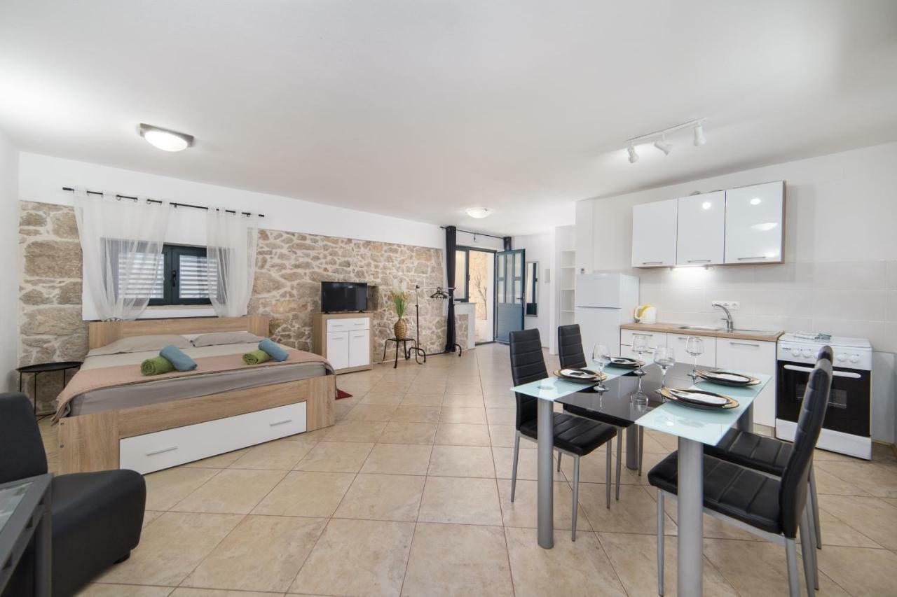Ana Apartments บลัตเซ ภายนอก รูปภาพ