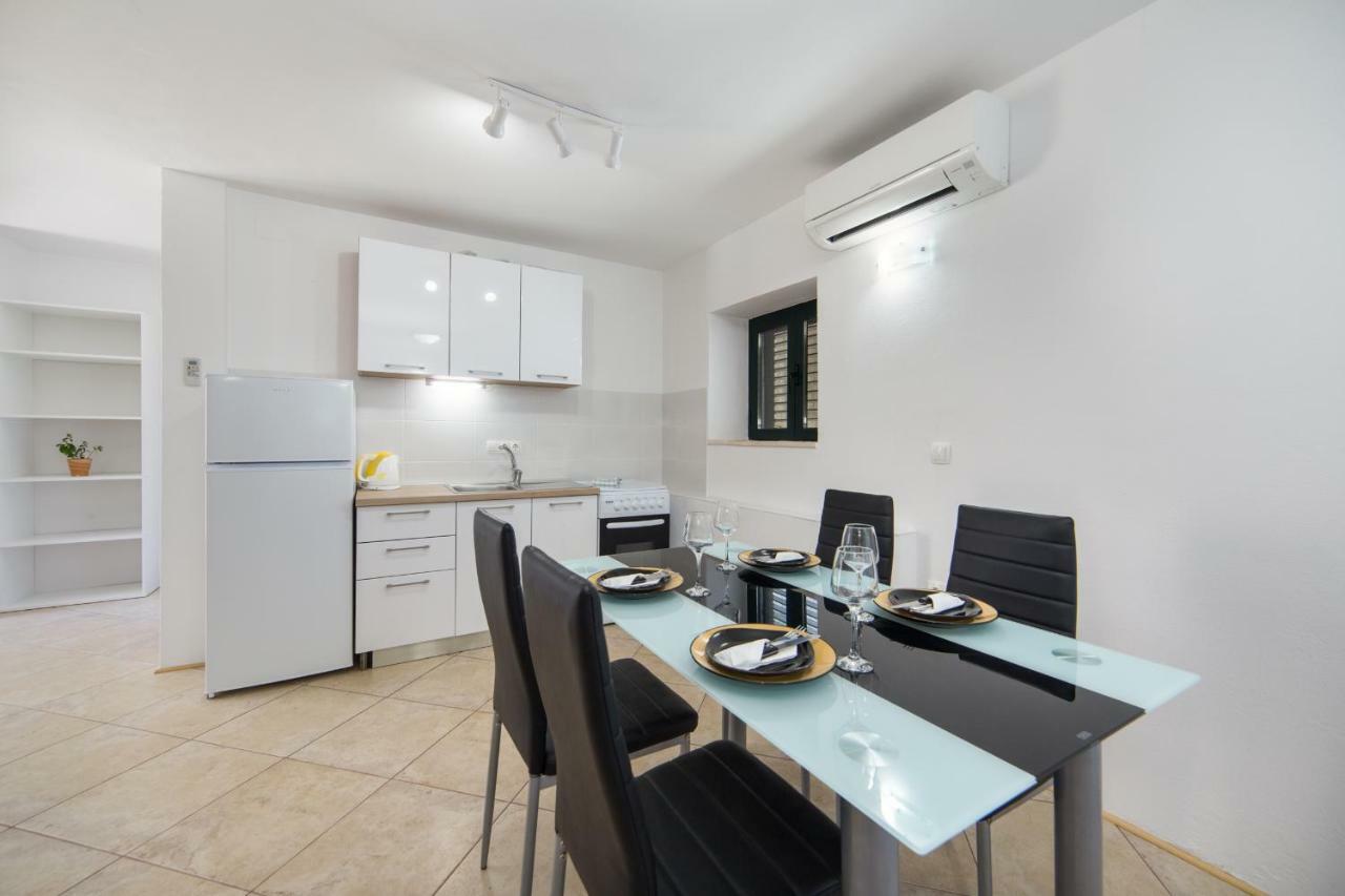 Ana Apartments บลัตเซ ภายนอก รูปภาพ