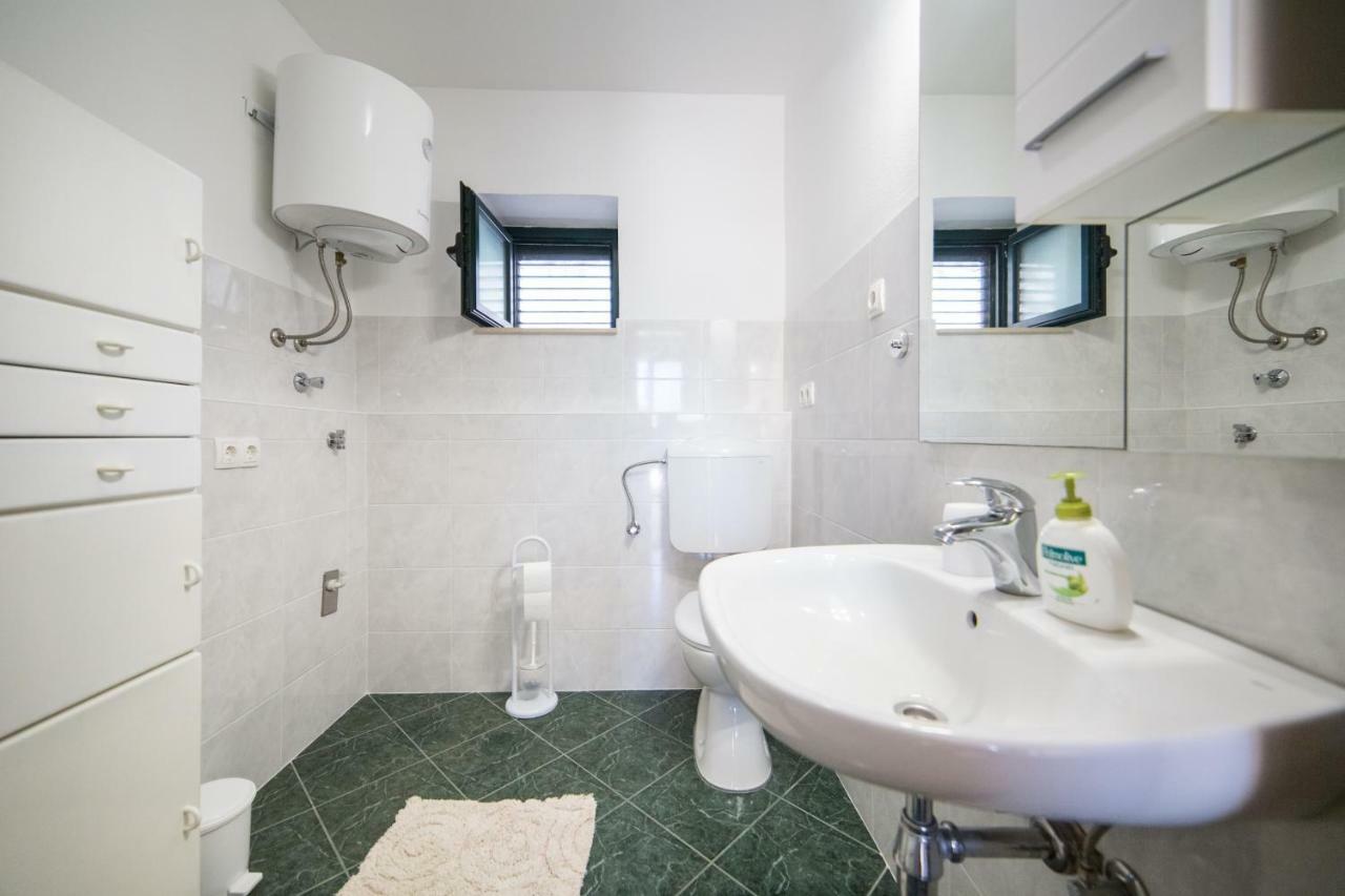 Ana Apartments บลัตเซ ภายนอก รูปภาพ